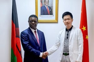 古峰拜会马拉维共和国驻华大使艾伦·钦泰扎共祝嘉华金投驻马拉维矿业投产十周年