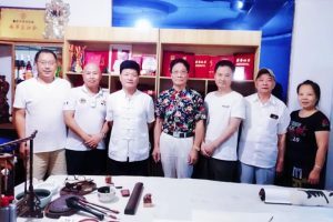 中外抱团：重庆拜访中国食神刘俊伦