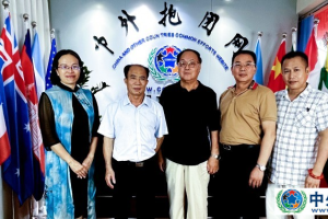 广西自治区政府原副主席张文学在中外抱团网会见部分侨领