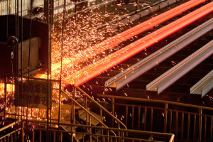 一季度钢铁行业效益逐月回升 节能减排效果明显