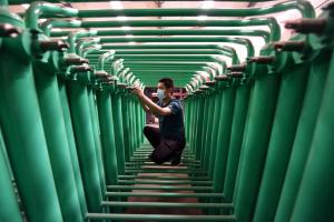 这个大型“拉CP”现场 “红娘”是政府