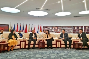 中国-东盟企业俱乐部秘书长郑点会见湖南永州市商务局局长周晓芬、投促事务局局长赵鑫一行