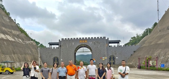 探秘高山仙境：人生必访的防城港七星顶休闲度假区