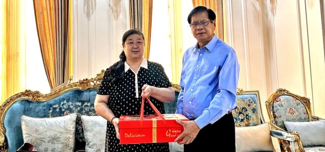 中外抱团东盟企业俱乐部迎新年拜访老挝国家领导人